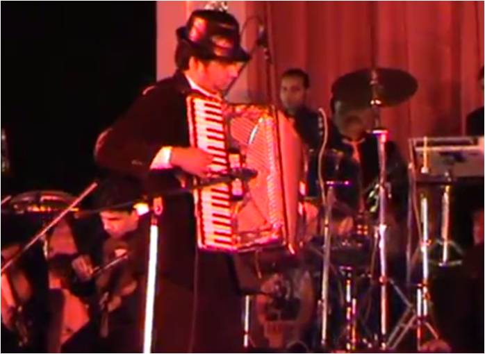 accordion player vadodara