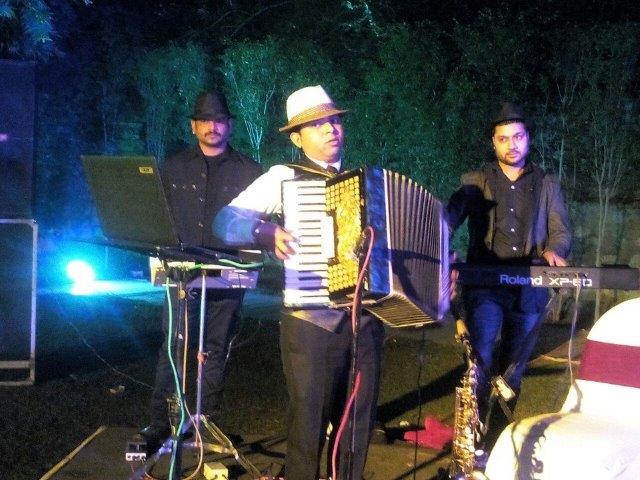 indian accordion player vadodara